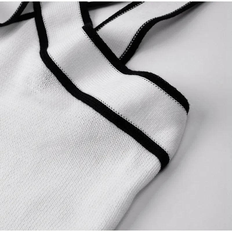 Contrast Lined Sleeveless Knitted  Top